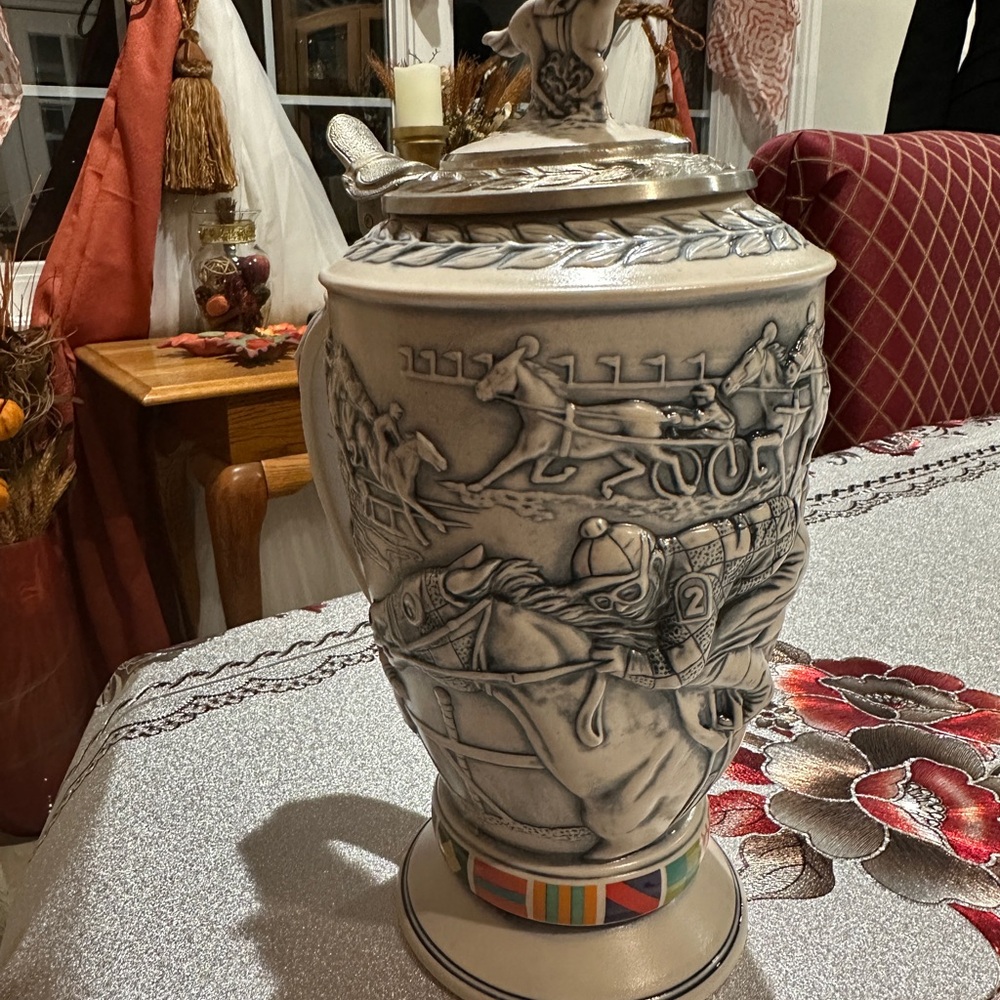 Vintage AVON Winners Circle Beer 1992 Horse Racing